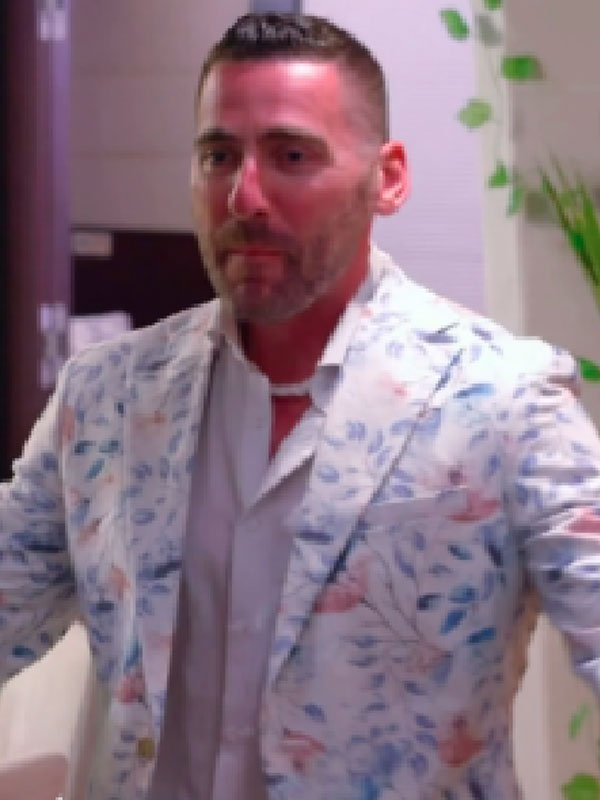Below-Deck-Down-Under-S03-White-Floral-Print-Blazer.jpg Below Deck Down Under S03 White Floral Print Blazer - Image 1