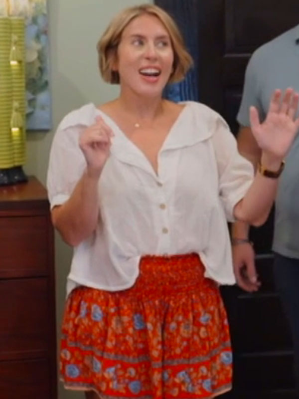 Home-Town-S10-Erin-Napier-White-Collared-Blouse.jpg Home Town S10 Erin Napier White Collared Blouse - Image 1